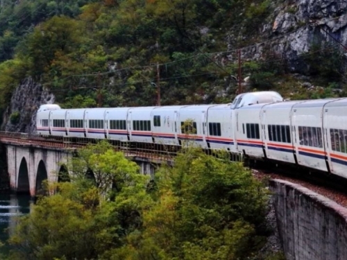 VAŽNA INFORMACIJA IZ ŽELJEZNICA FBiH: Voz na relaciji Sarajevo - Mostar - Čapljina ponovo u funkciji od...