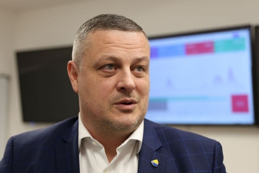 BEZ FUNKCIJE, ALI NE I BEZ PRIVILEGIJA: Vojin Mijatović ne može obavljati dužnosti ministra, ali će i dalje primati platu