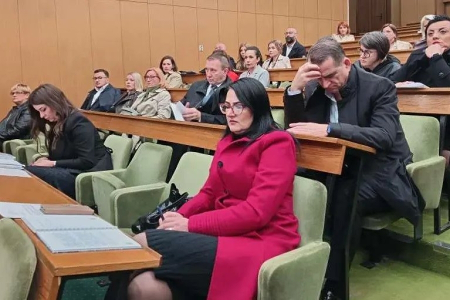 SKANDAL U BH. GRADU: Poskupljenje grijanja za 106 posto nije usvojeno, hitna sjednica prekinuta